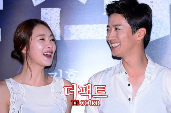 배우 소이현(왼쪽)과 인교진이 오는 10월 부부의 연을 맺는다. / 김슬기 기자