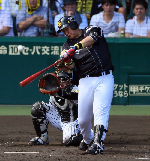 이대호가 6월 MVP에 오르면서 개인 통산 3번째 월간 MVP에 선정되는 기쁨을 누렸다.  / 닛칸스포츠 제공