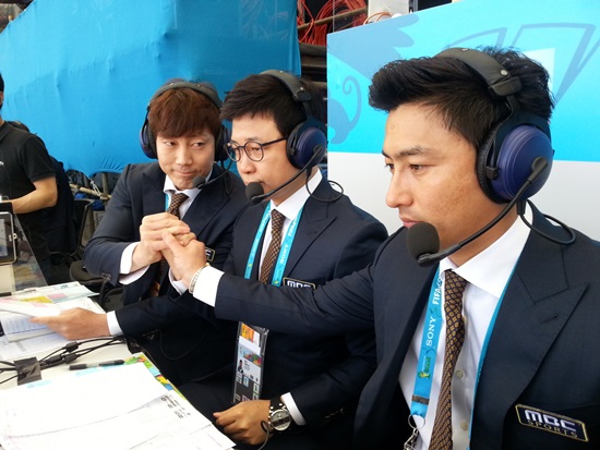 안정환(오른쪽)은 일밤-아빠 어디가에서 호흡을 맞춘 송종국(왼쪽) 김성주와 호흡을 맞추며 어록을 만들어냈다./MBC 제공