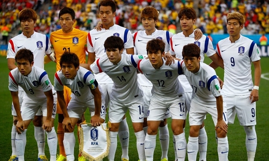 지난달 27일 조별리그 3차전 벨기에와 경기를 앞두고 기념사진을 찍고 있는 한국 대표팀. / 국제축구연맹 홈페이지