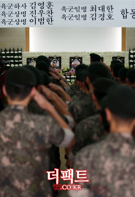 국방부는 22사단 총기 난사 사건의 책임으로 율곡부대 사단장을 보직 해임했다./문병희 기자