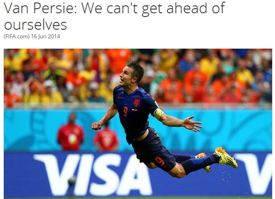 로빈 판 페르시가 지난달 14일 열린 2014 브라질 월드컵 조별리그 B조 스페인과 경기에서 환상적인 다이빙 헤딩 슈팅을 성공해 주목 받았다. / 국제축구연맹 홈페이지 캡처