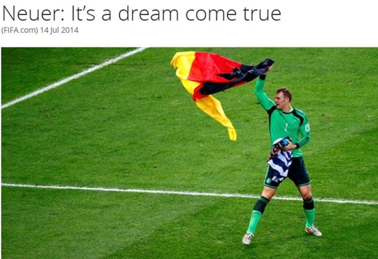 마누엘 노이어는 2014 브라질 월드컵에서 독일이 우승컵을 들어 올리는 데 일등 공신이 됐다. / 국제축구연맹 홈페이지 캡처