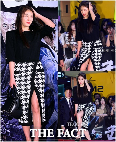 앞이 절개된 치마를 입어 각선미를 드러낸 하지원./김슬기 기자