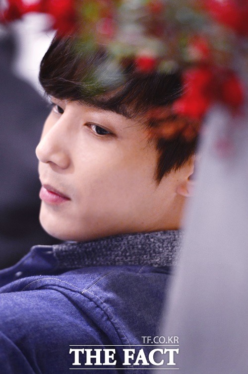 진이한이 뮤지컬 유에프오 이후 연기에 대한 욕심이 깊어졌다며 오랫동안 배우의 길을 걸어온 이유를 설명하고 있다./김슬기 기자