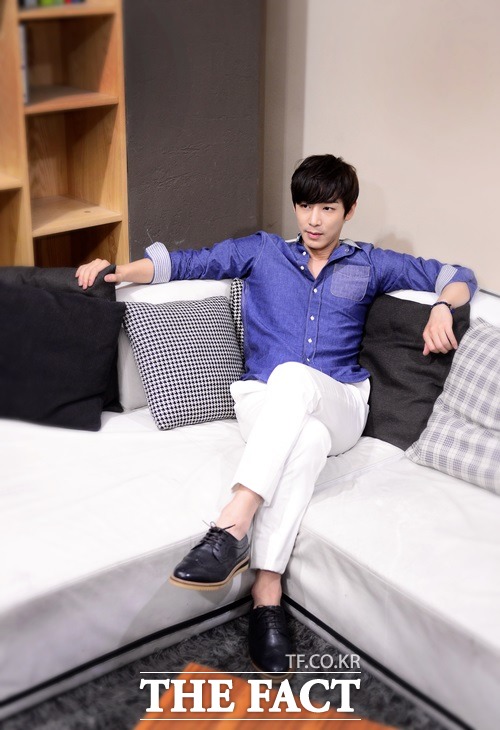 진이한이 무심코 도전한 뮤지컬로 연기 인생을 시작했다며 배우로서 운이 좋았다는 겸손의 태도를 보이고 있다./김슬기 기자