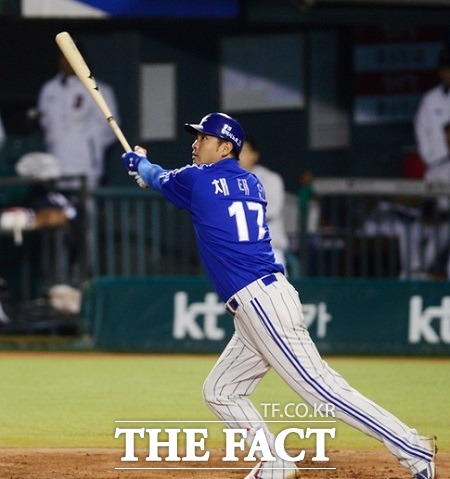 삼성이 25일 열린 NC와 경기에서 결승타를 날린 채태인의 활약에 힘입어 승리를 거뒀다. / 더팩트DB