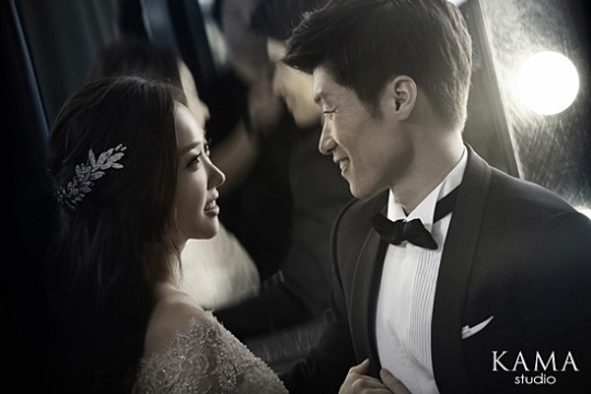 축구선수 박지성과 김민지 전 SBS 아나운서의 결혼식 하객에 관심이 집중되고 있다./카마스튜디오 제공