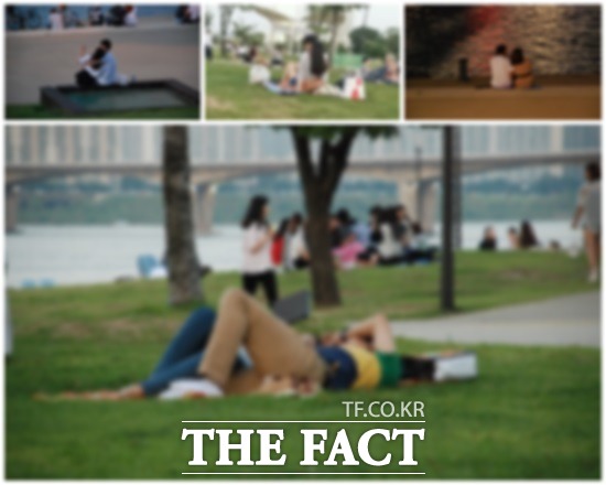 밤이 깊어지자 한강공원엔 더 많은 연인들이 모이기 시작했다.