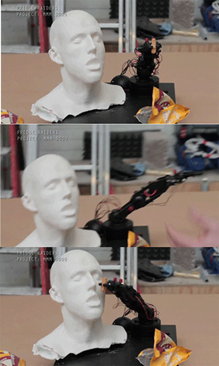 웃긴 짤 gif가 누리꾼들의 관심을 받고 있다./온라인 커뮤니티