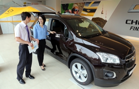 한국GM은 여름휴가철을 맞아 휴가비 등을 제공하는 서머 페스티벌을 진행한다./한국GM 제공