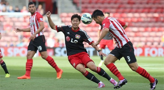 손흥민이 45분 활약한 레버쿠젠이 10일  잉글랜드 세인트 메리즈 스타디움에서 열린 사우스햄턴과 친선경기에서 1-0으로 승리했다. / 레버쿠젠 페이스북