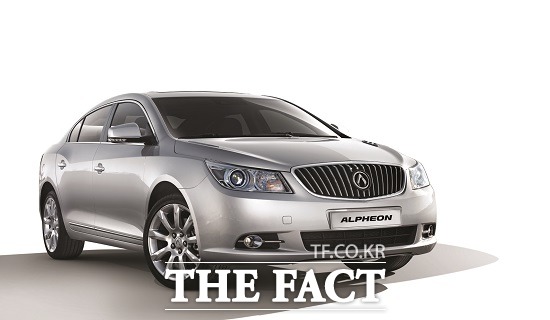 11일 한국지엠이 편의사양과 새로운 외장 색상을 추가한 2015년 알페온의 사전계약을 시작한다고 밝혔다. / 한국지엠 제공