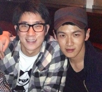 성룡 아들 방조명(왼쪽)과 대만 출신 인기 스타 가진동이 마역 혐의로 체포됐다./방조명 SNS 캡처