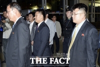 [TF포토] '가슴에 배지가 선명한 북한 AG 대표단'