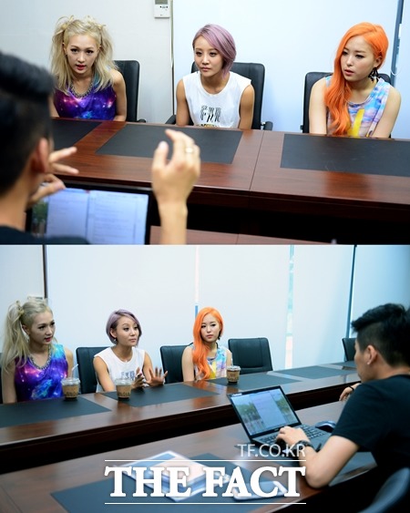 에이코어가 더팩트 사옥을 찾아 인터뷰를 진행하고 있다. /김슬기 기자