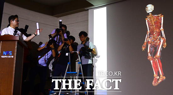 유병언 전 세모그룹 회장의 시신이 25일 오후 발견된 지 74일 만에 가족에 인계된다. 지난달 25일 국립과학수사연구원은 부검 결과 지난 6월 12일 순천에서 발견된 시체는 유 전 회장이 맞다고 발표했다./이새롬 기자