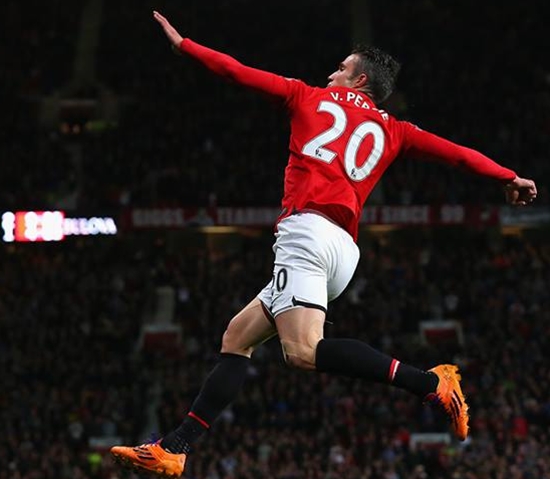 로빈 판 페르시는 2400만 파운드의 이적료에 맨유에 보금자리를 마련했다. / 맨유 페이스북 캡처