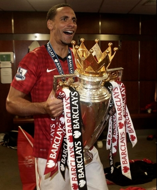 리오 퍼디낸드는 3000만 파운드의 이적료에 맨유로 입단했다. / 맨유 페이스북 캡처