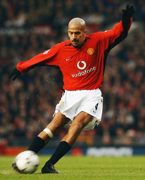 후안 세바스티안 베론은 2810만 파운드의 이적료에 맨유 입단을 확정했다. / 맨유 페이스북 캡처