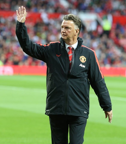 루이스 판 할 감독이 맨체스터 유나이티드의 명예 회복에 앞장설 수 있을지 관심을 끈다.