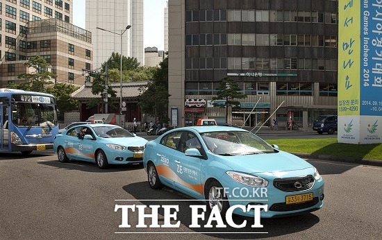 르노삼성자동차가 서울시와 함께 다음 달부터 전기택시 시범 운영 사업에 참여한다고 29일 밝혔다. / 르노삼성자동차 제공
