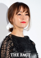 [TF포토] 김윤아, '매력적인 붉은 입술'