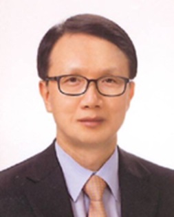 1일 외환카드가 전업계 카드사로 출범한 가운데 외환카드 사장에는 외환은행 카드본부장으로 밀리언셀러인 2X카드를 중점 추진한 권혁승씨가 취임했다.