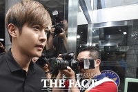 [TF포토] 경찰서 출두하는 상습폭행 혐의 김현중