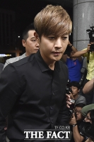 [TF포토] 김현중, '여친 상습폭행 혐의 출두'