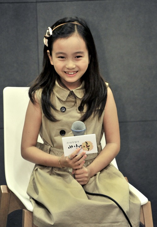 갈소원이 똑 부러지는 말솜씨와 당찬 태도로 취재진의 사랑을 독차지하고 있다./MBC 제공