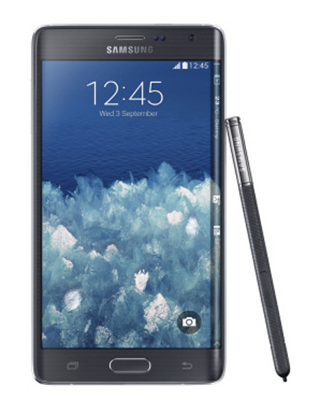 갤럭시노트 엣지가 독특한 외관을 자랑해 눈길을 끌고 있다. / 삼성전자