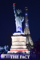 [TF포토] 아인스월드, '부천에서 즐기는 자유의 여신상과 에펠탑'