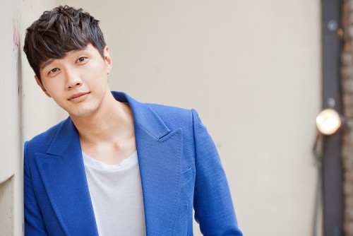 배우 지현우가 군 제대 후 복귀작인 KBS2 트로트의 연인을 마친 후 <더팩트>와 인터뷰에서 연기와 향후 계획을 솔직하게 밝혔다. / 지현우 제공