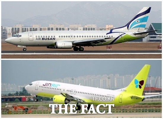 에어부산(위쪽)과 진에어 등 국내 저비용항공사(LCC) 업계도 해마다 다양한 프로모션을 시행하고 있다. / 더팩트 DB