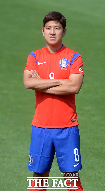 박주호가 11일 오전 경기도 파주 NFC에서 열린 2014 인천 아시안게임 축구 대표팀 포토데이에서 포즈를 취하고 있다. / 파주 NFC = 문병희 기자