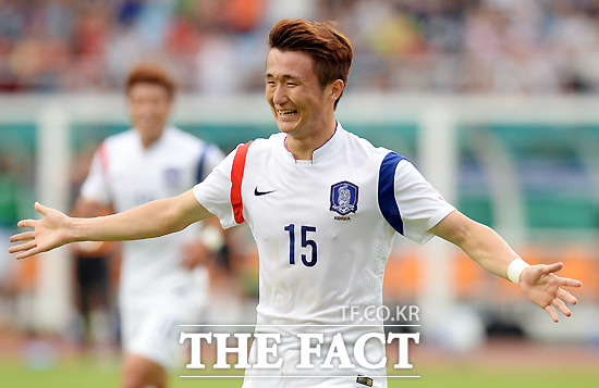 임창우가 14일 인천문학경기장에서 열리고 있는 말레이시아와 아시안게임 조별리그 A조 1차전에서 전반 25분 선제골을 터뜨린 뒤 기뻐하고 있다. / 인천문학경기장 = 임영무 기자