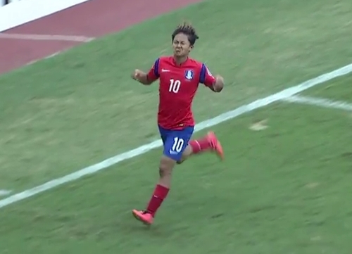 이승우가 14일 일본과 8강전에서 1-0으로 앞선 후반 18분 쐐기골을 터뜨린 뒤 세리머니를를 펼치고 있다. / 유튜브 영상 캡처