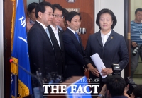 [TF포토] 나흘 만에 모습 드러낸 박영선 원내대표