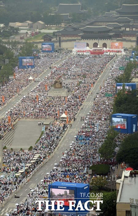 2100년 세계인구가 123억 명까지 늘어날 전망이다./더팩트 DB