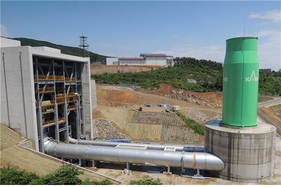 미래창조과학부와 한국항공우주연구원은 23일 한국형발사체 개발을 위해 진행 중인 추진기관 시험설비 2종(연소기 연소 시험설비, 터보펌프 실매질 시험설비)에 대한 준공식을 개최한다. 연소기 연소 시험설비 /미래부 제공