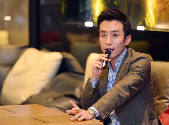 가수 겸 작곡가 유희열이 그룹 토이의 앨범 발매를 준비하고 있는 가운데 소속사 측이 10월 컴백설을 부인했다. /안테나뮤직 제공