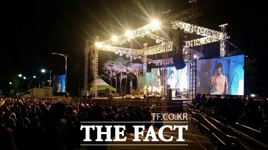 대학 축제의 계절이 돌아왔다. 지역주민과 두루 어울리는 축제가 있는가 하면 여전히 술과 자극적인 놀이 문화로 얼룩진 상아탑 축제도 있다.(해당 기사와 무관)/더팩트 독자 제공