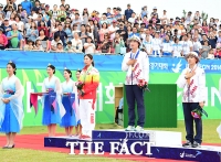 [TF포토] 여자 양궁 리커브, '금과 은 나란히~'