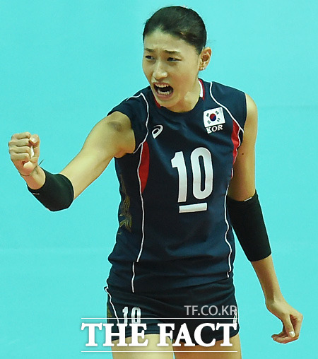 30일 안산상록수체육관에서 열린 일본과 준결승전에서 김연경이 공격에 성공한 뒤 환호성을 지르고 있다. / 안산상록수체육관 = 최용민 기자