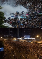  홍콩 ‘우산혁명’ 확산, 최루가스·강경 진압 맞서