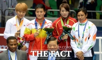 [TF포토] 박진아, '한국 여자 복싱의 값진 은메달'
