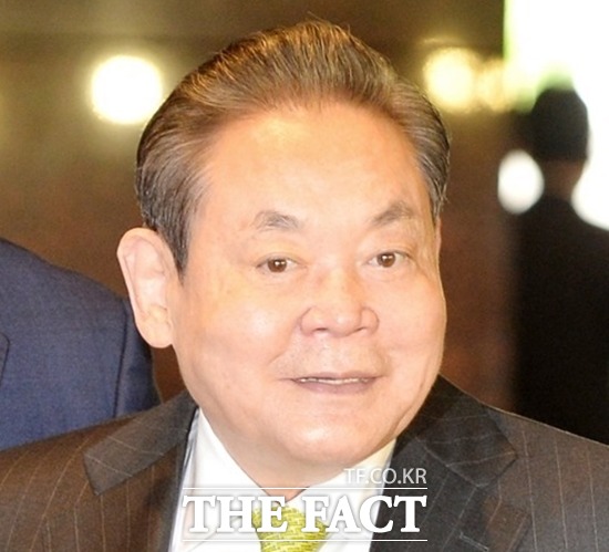 3일 삼성그룹에 따르면 삼성물산이 이 회장을 자택에서 치료하는 상황에 대비해 이태원동 자택에 침상이 들어갈 수 있는 의료용 승강기 설치 공사를 진행 중이다. /더팩트DB