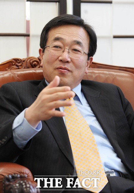 올해 부산국제영화제에서 다이빙벨 상영을 반대한 서병수 부산시장. /더팩트DB