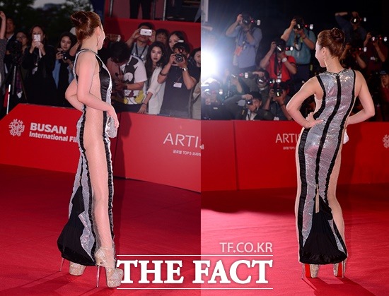 제19회 부산국제영화제를 찾은 이름모를 노출녀. 홍보팀에서 여러 차례 문의했지만 확인하고 있다는 답변뿐이라 결국 이 여인의 이름은 알 수 없었다./부산=김슬기 기자